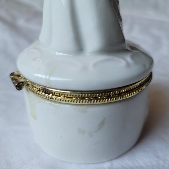 Angel Porcelain Trinket Box Harp Floral Vintage Gold Tone Trim Clasp Ring Box - Picture 8 of 15
